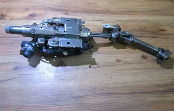 Volkswagen Polo Steering wheel axle 6q2419501af 0409020248