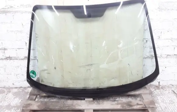 Mazda 2 Front windscreen/windshield window 43R001585 DOT682AS1M1250