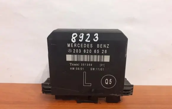 Mercedes-Benz C W203 Door control unit/module 2038206526 8923