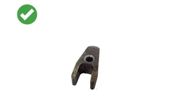 Mercedes-Benz CLS C219 Fuel Injector clamp holder 