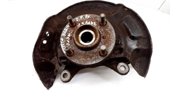 Toyota Yaris Front wheel hub