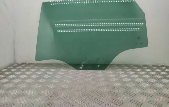 Seat Ateca Rear door window glass 43R00101 575845025A