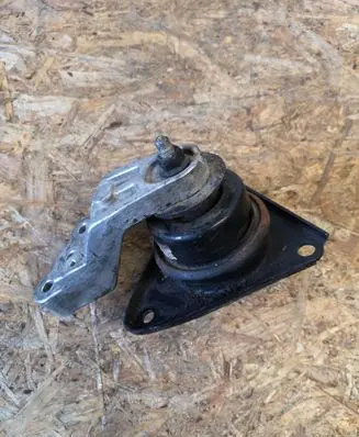 Hyundai i30 Engine mount bracket