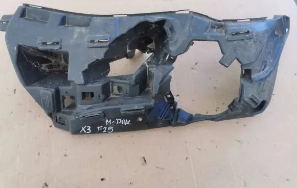 BMW X3 F25 Front bumper mounting bracket 8056985