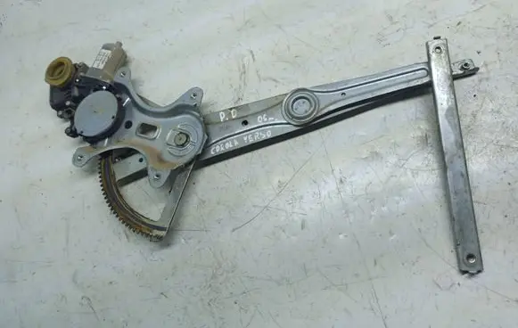 Toyota Corolla Verso AR10 Front door window regulator with motor 698100F010