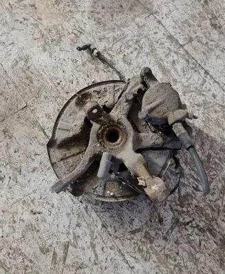 Front wheel hub