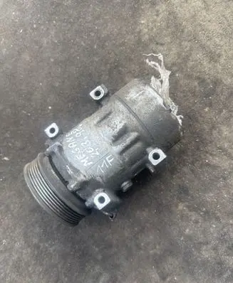 Renault Megane I Air conditioning (A/C) compressor (pump) 5735811824 7700866828B
