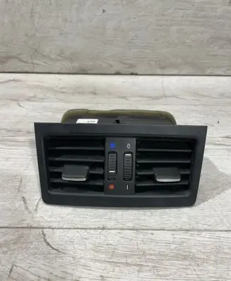 BMW 3 E90 E91 Rear air vent grill 7210639