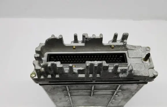 Volkswagen PASSAT B5 Engine control unit/module 0281001654