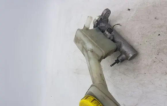 Nissan X-Trail T30 Master brake cylinder NOCODE