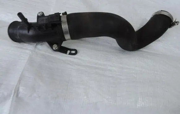 Ford Focus Intercooler hose/pipe F1F16K863AE