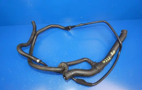 Engine coolant pipe/hose