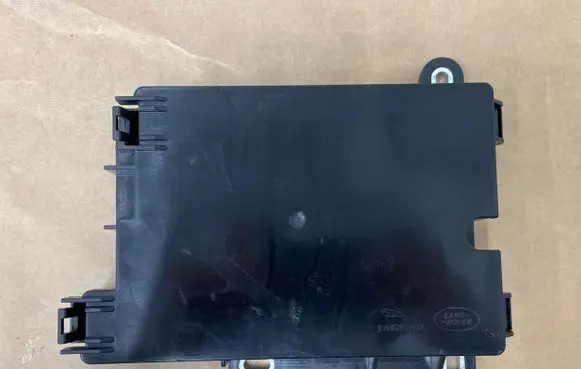 Jaguar XF X250 Fuse module CX2314A067AE FX2314A005C