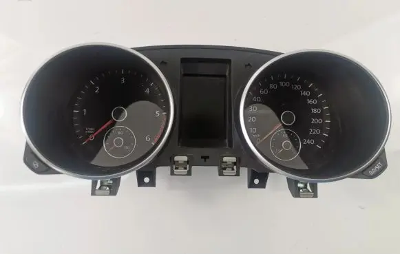 Volkswagen Golf VI Speedometer (instrument cluster) 5K0920871A
