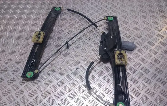 BMW X3 F25 Front door window regulator motor 7322748
