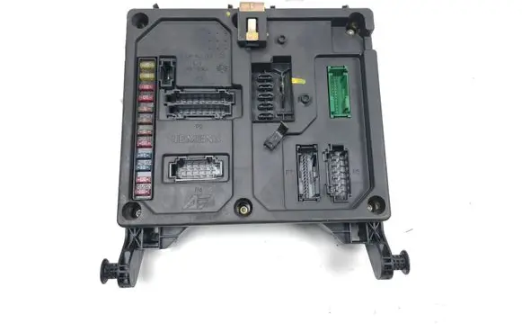 Ford Galaxy Fuse module 1M2114B205BA S110730200I 7M3962258R