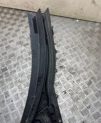 Infiniti FX Wiper trim 668621CJ0A LF105311100