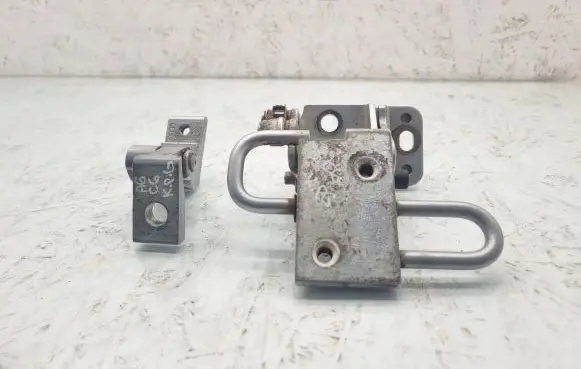 Rear door hinge set