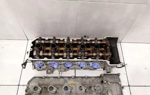 BMW M5 Engine head 11127833881