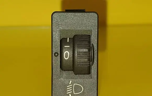Peugeot 206 Headlight level height control switch