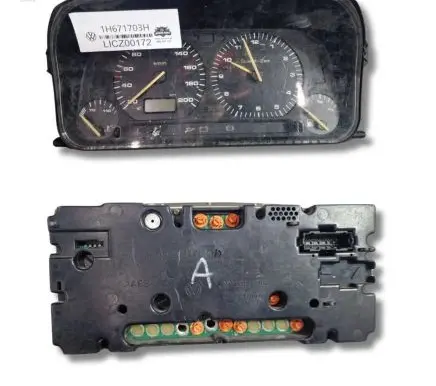 Volkswagen Golf III Speedometer (instrument cluster) 1H671703H