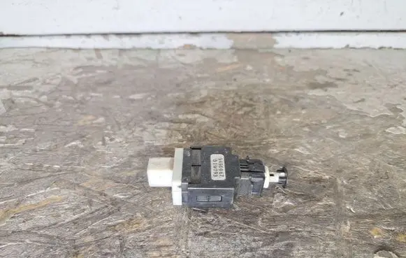 Volvo XC70 Brake pedal sensor switch 9496967 01W093