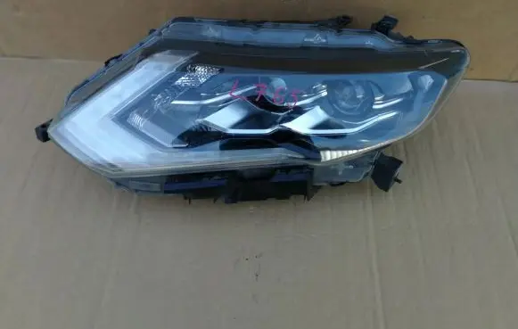 Nissan X-Trail T32 Headlight/headlamp