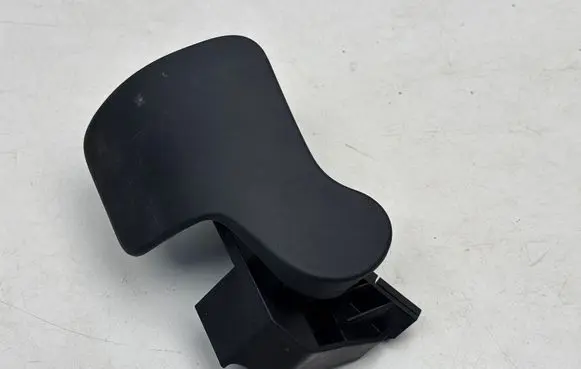 Engine bonnet (hood) release handle
