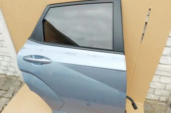 Hyundai Kona II Rear door