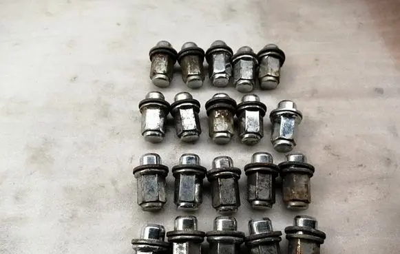 Toyota Avensis T250 Nuts/bolts 9094201058