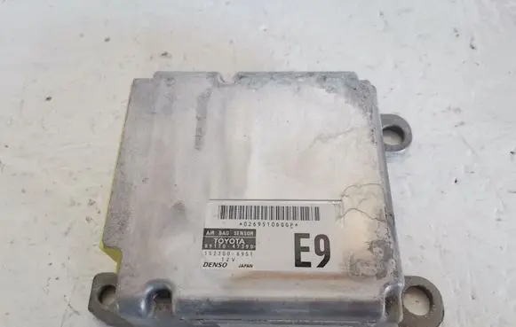 Toyota Prius (XW20) Airbag control unit/module 8917047390