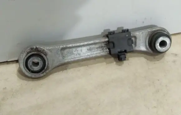 Maserati Ghibli Rear control arm 670035979