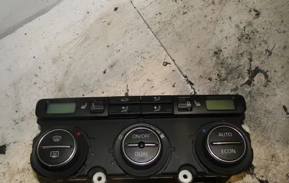 Volkswagen Golf V Climate control unit