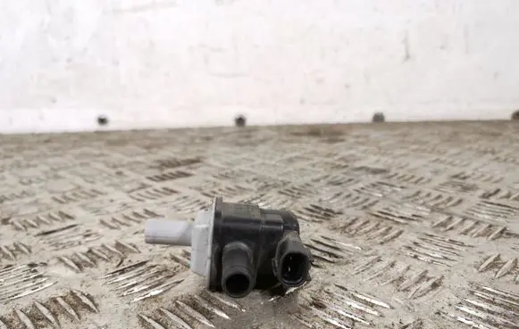 Toyota RAV 4 (XA50) Vacuum valve 1362007110 9091012279