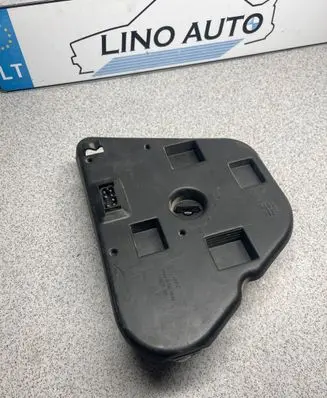 BMW 5 E39 Tail light bulb cover holder 2496338