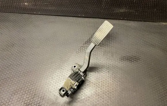Mitsubishi Colt Accelerator throttle pedal A4543000104 MR955216 6PV00886602