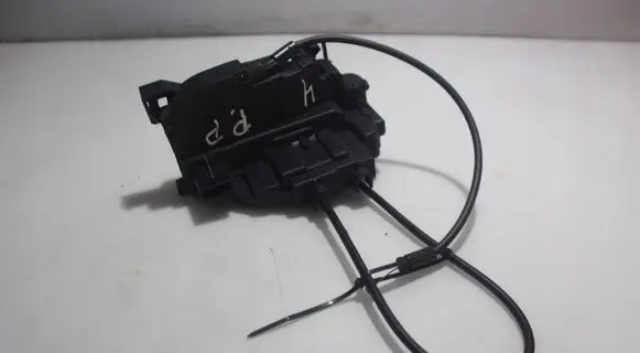 Renault Clio III Front door lock 