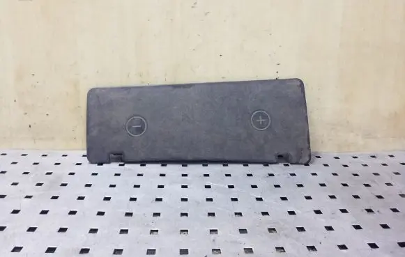 Audi A6 S6 C5 4B Battery box tray cover/lid 4B2819422A