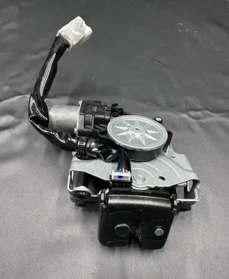 Lexus RX 450H Tailgate/trunk/boot lock/catch/latch 1638000770 U6261004 261053