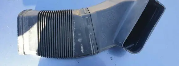 Audi A4 S4 B5 8D Air intake duct part 8D0129617B