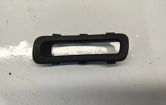 Chevrolet Camaro Seat belt trim 