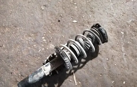 Volkswagen Polo IV 9N3 Front shock absorber with coil spring 6Q0413031CE