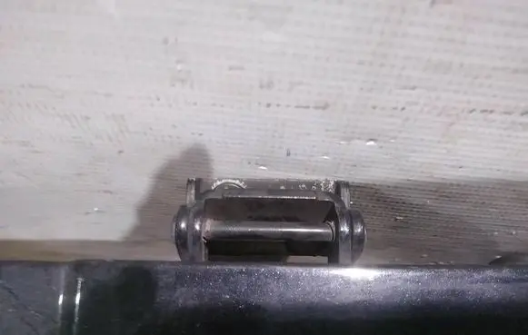 Chevrolet Captiva Tailgate/trunk/boot hinge 