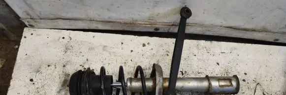 Front shock absorber with coil spring