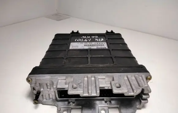 Audi A4 S4 B5 8D Engine control unit/module 028906021F 0281001366