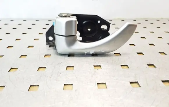 Hyundai Terracan Front door interior handle