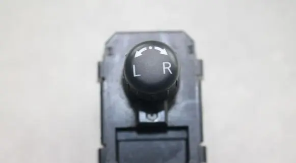 Nissan Murano Z51 Wing mirror switch
