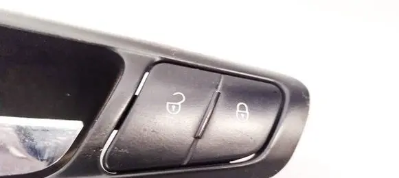 Volkswagen PASSAT B6 Central locking switch button 