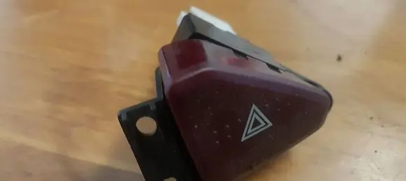 KIA Sorento Hazard light switch