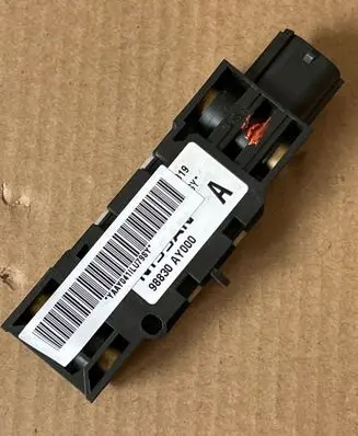 Nissan Almera Tino Airbag deployment crash/impact sensor 98830AY000 YAAY4111LU799Y